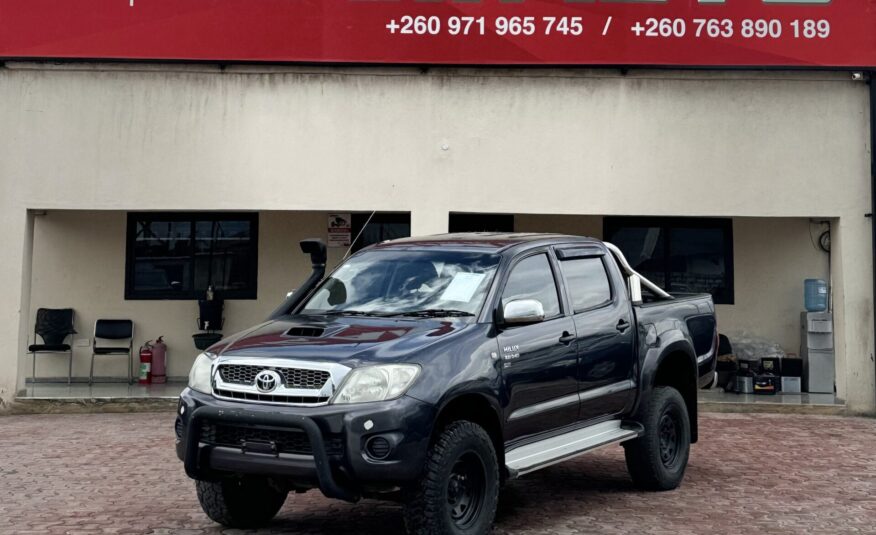 2010 TOYOTA HILUX