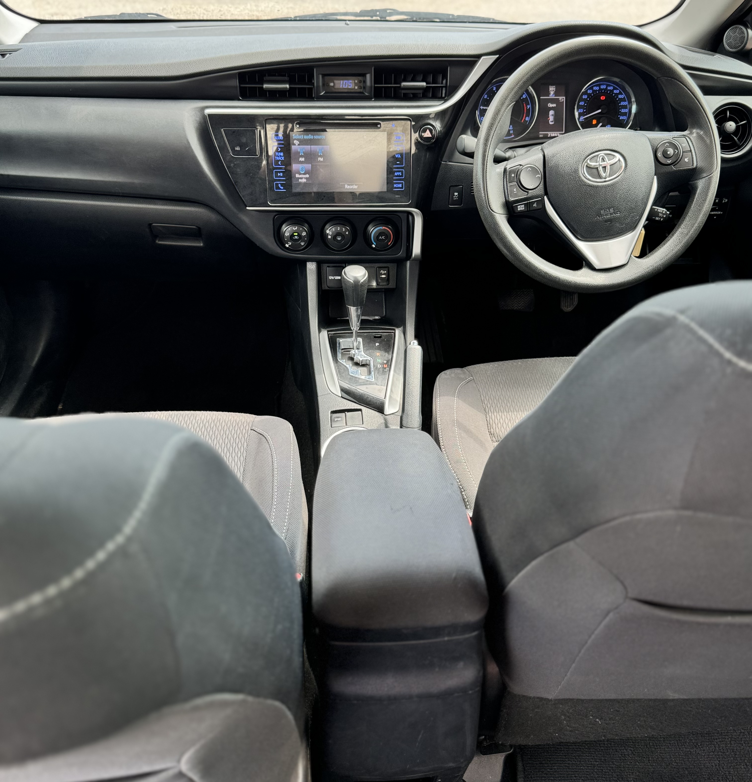 2017 TOYOTA COROLLA