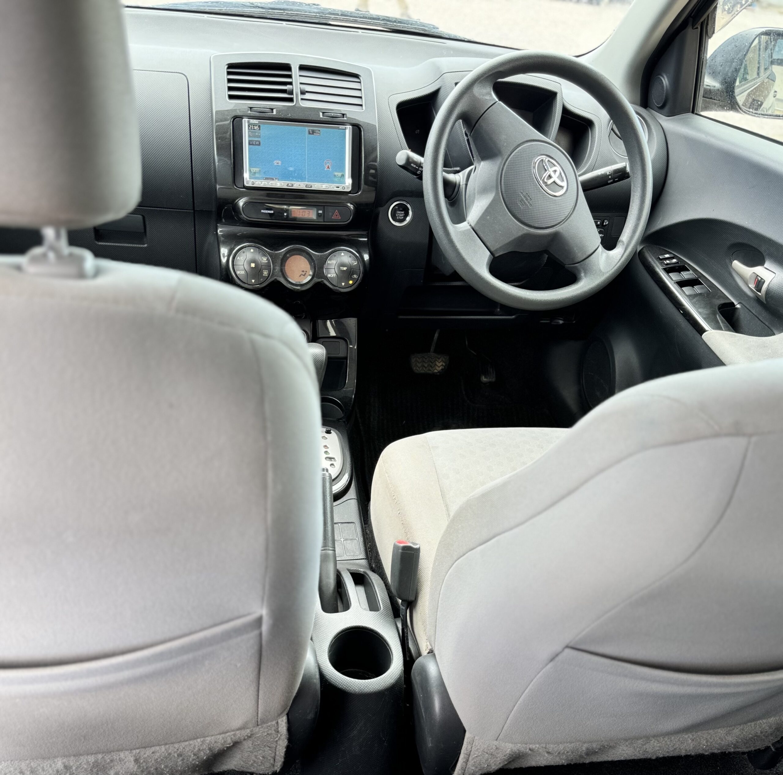TOYOTA IST