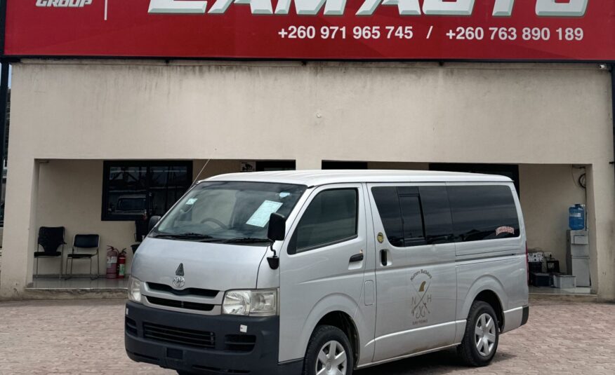 2009 TOYOTA HIACE