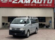 2010 TOYOTA HIACE