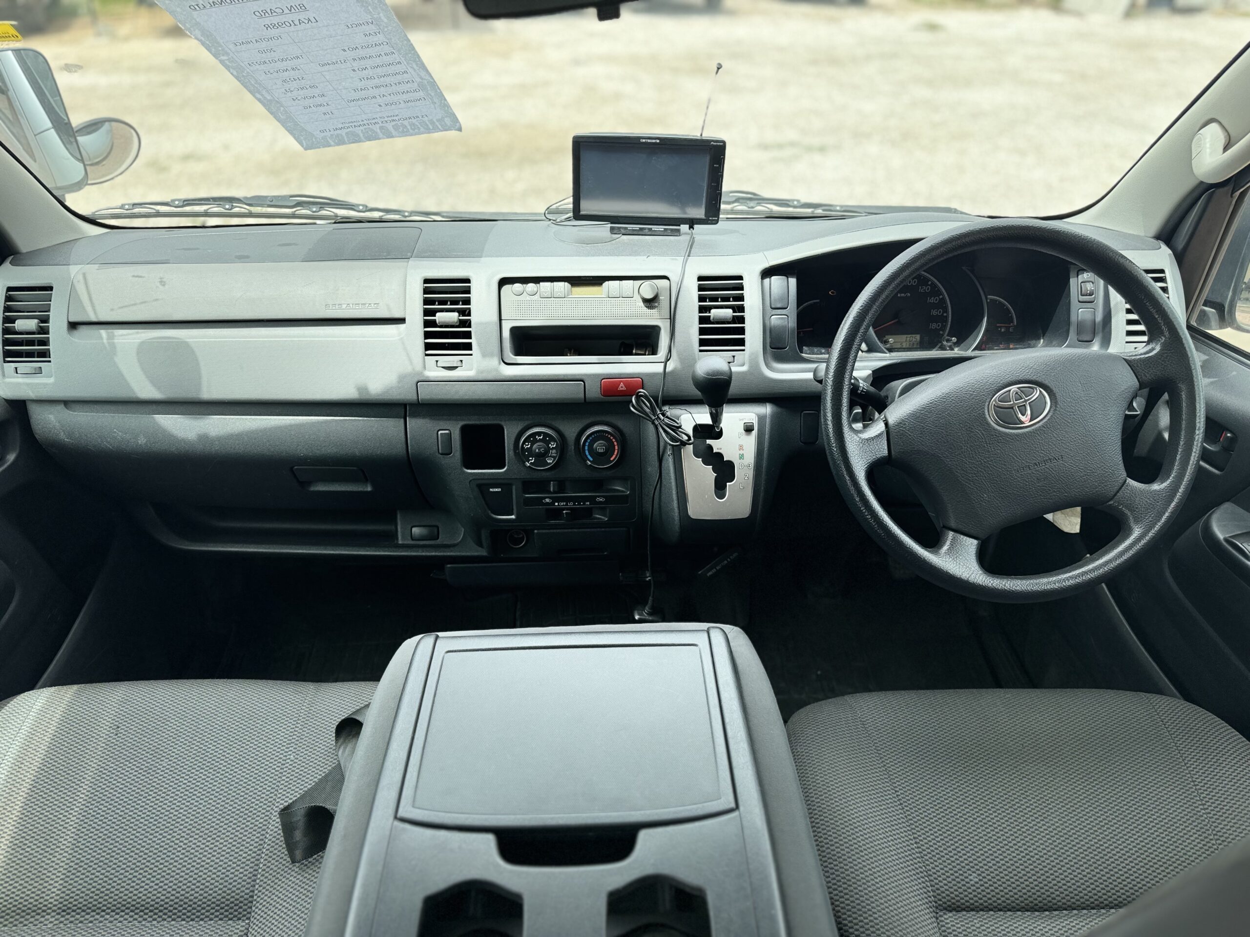 2010 TOYOTA HIACE