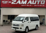 2006 TOYOTA HIACE