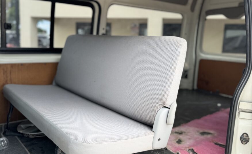 2006 TOYOTA HIACE