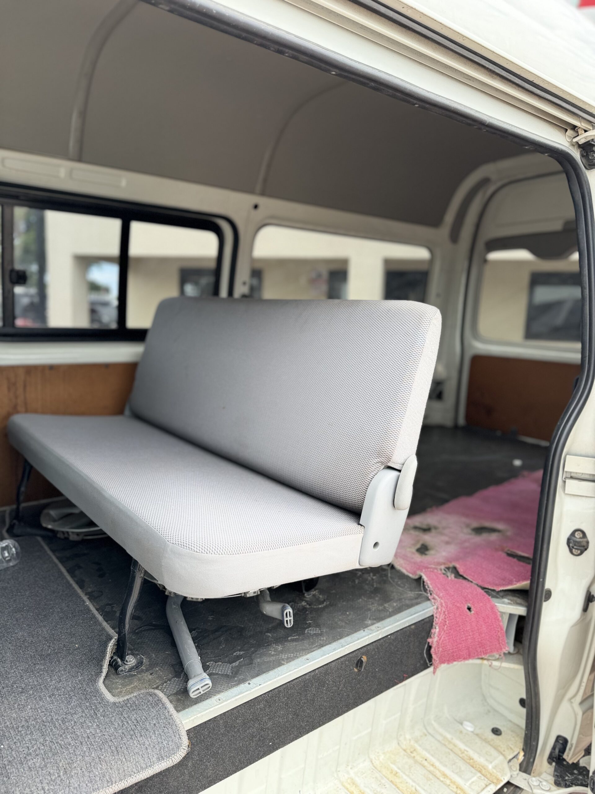 2006 TOYOTA HIACE