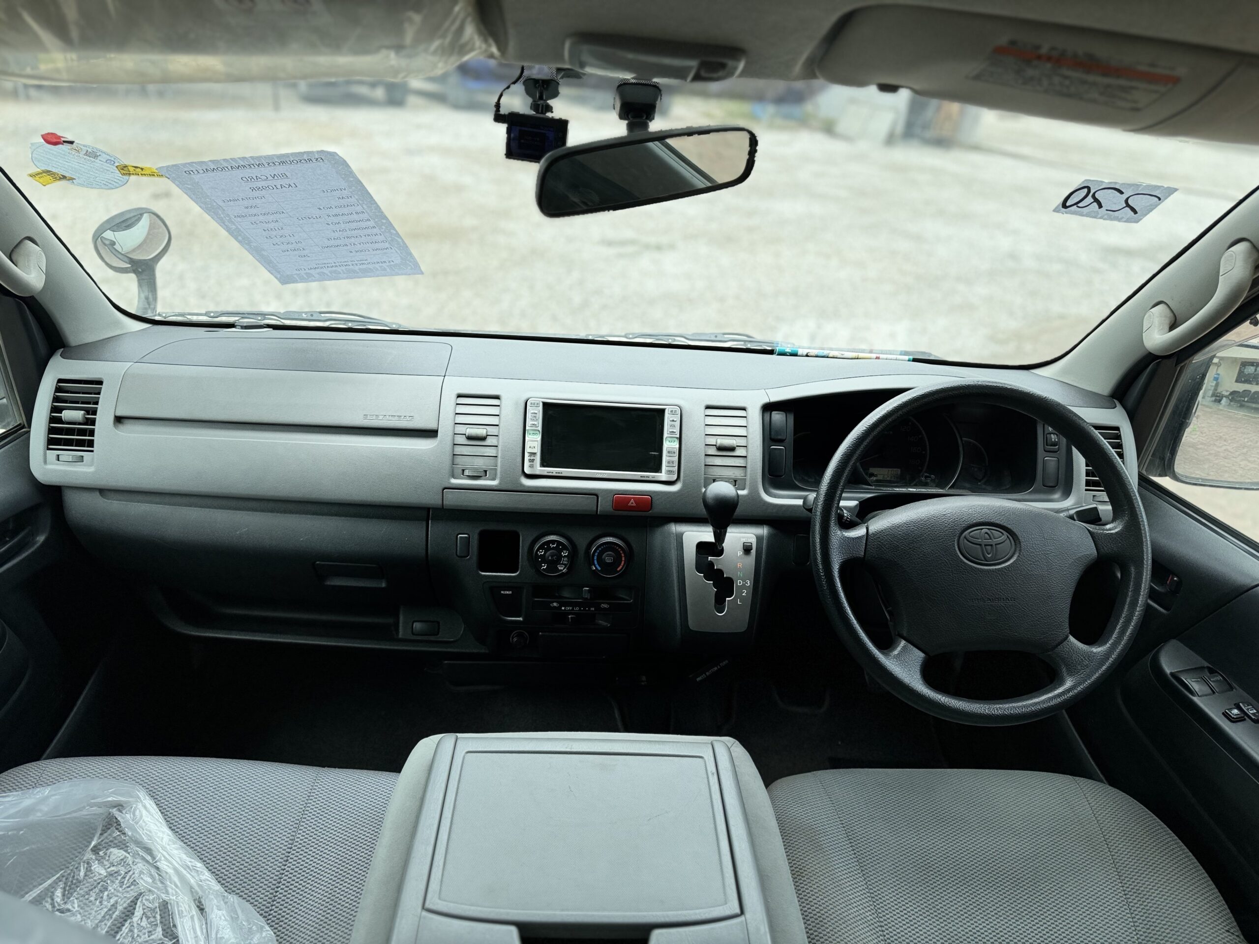 2006 TOYOTA HIACE