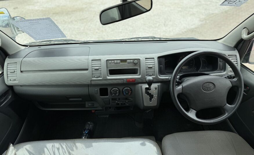 2005 TOYOTA HIACE