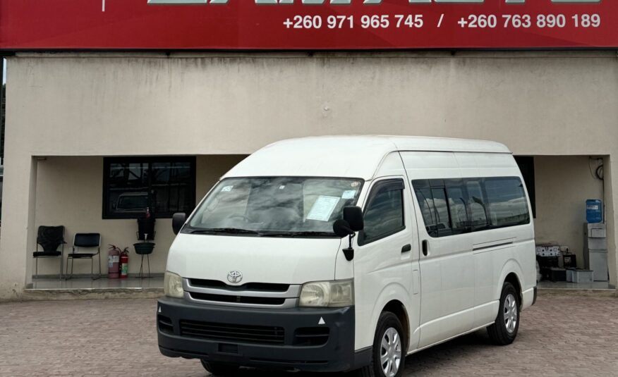 2005 TOYOTA HIACE