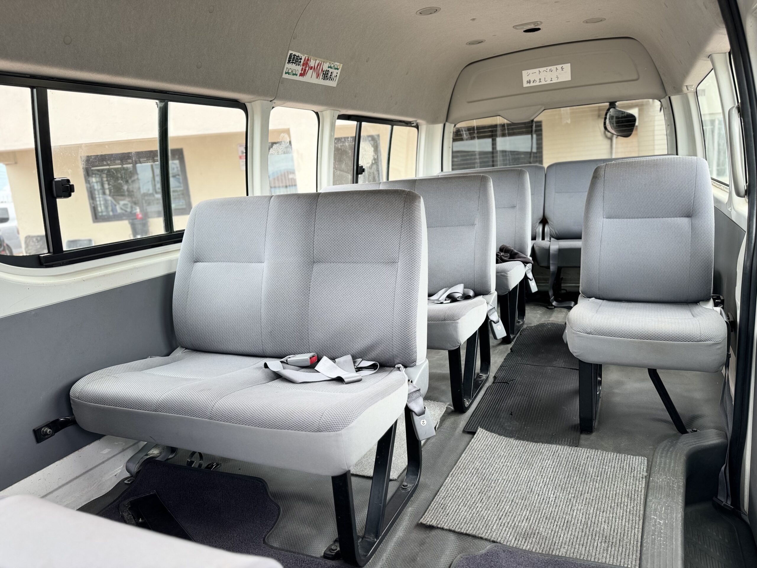 2005 TOYOTA HIACE