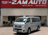 2010 TOYOTA HIACE