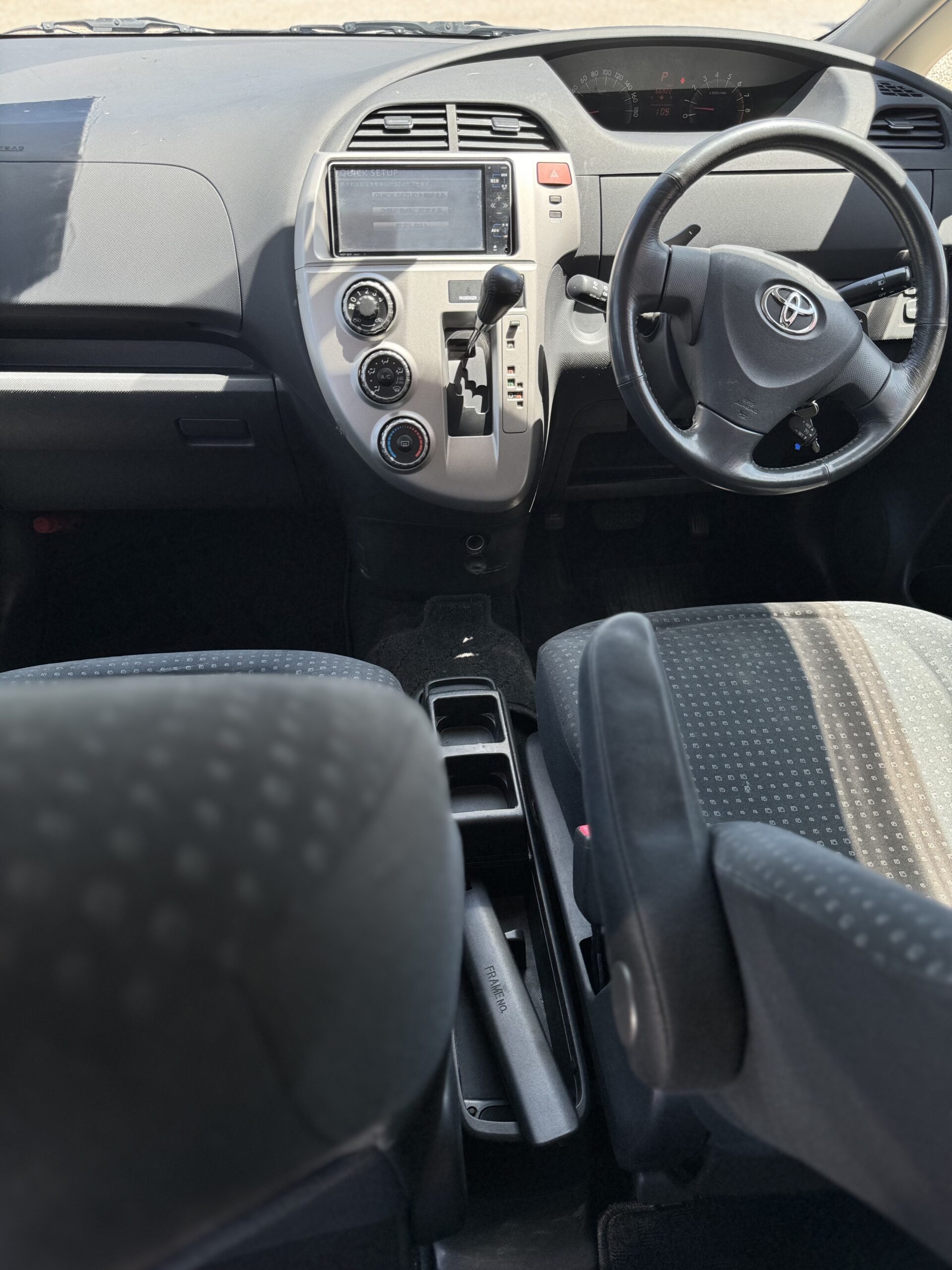 2010 TOYOTA RACTIS