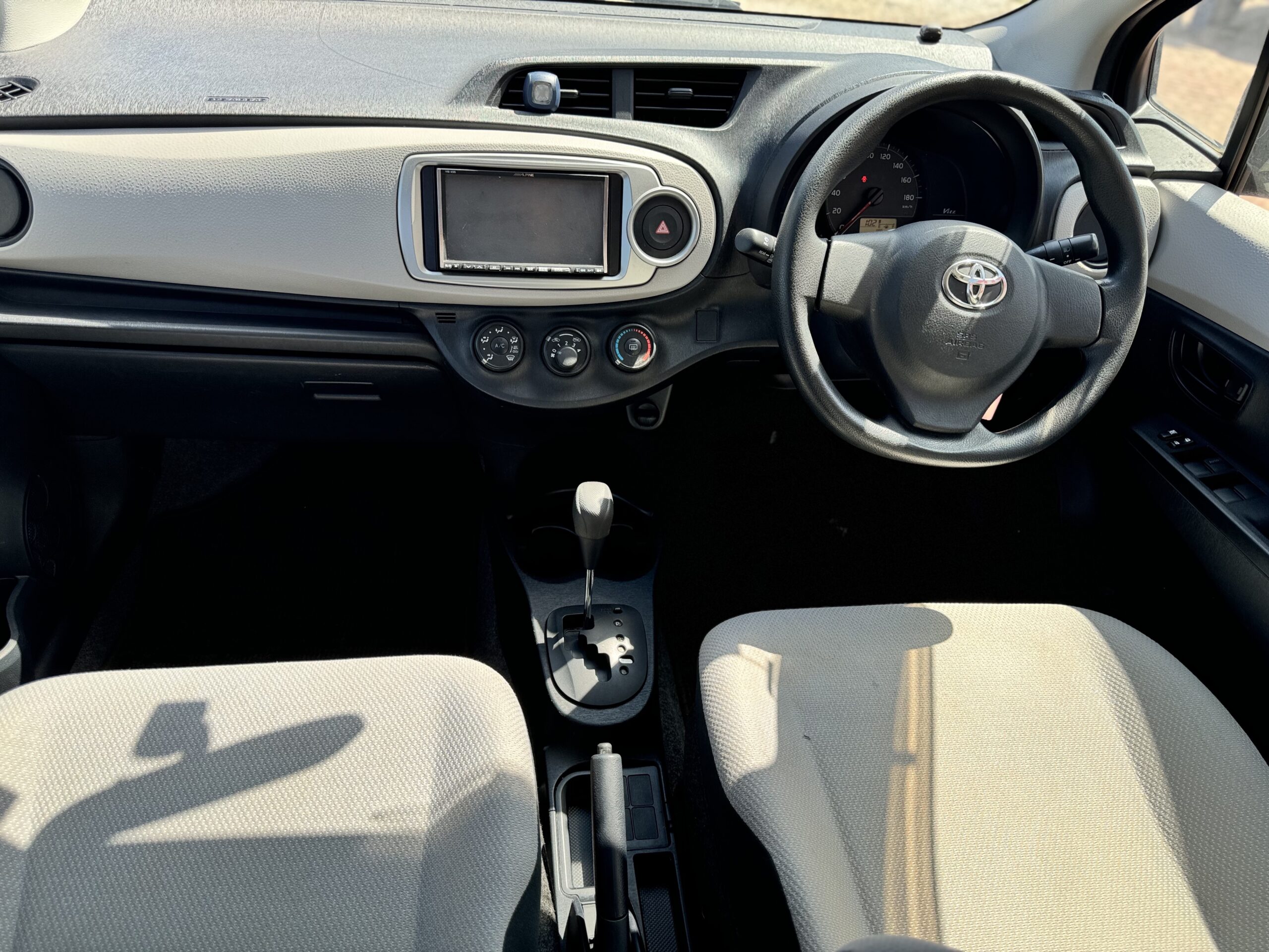 2011 TOYOTA VITZ
