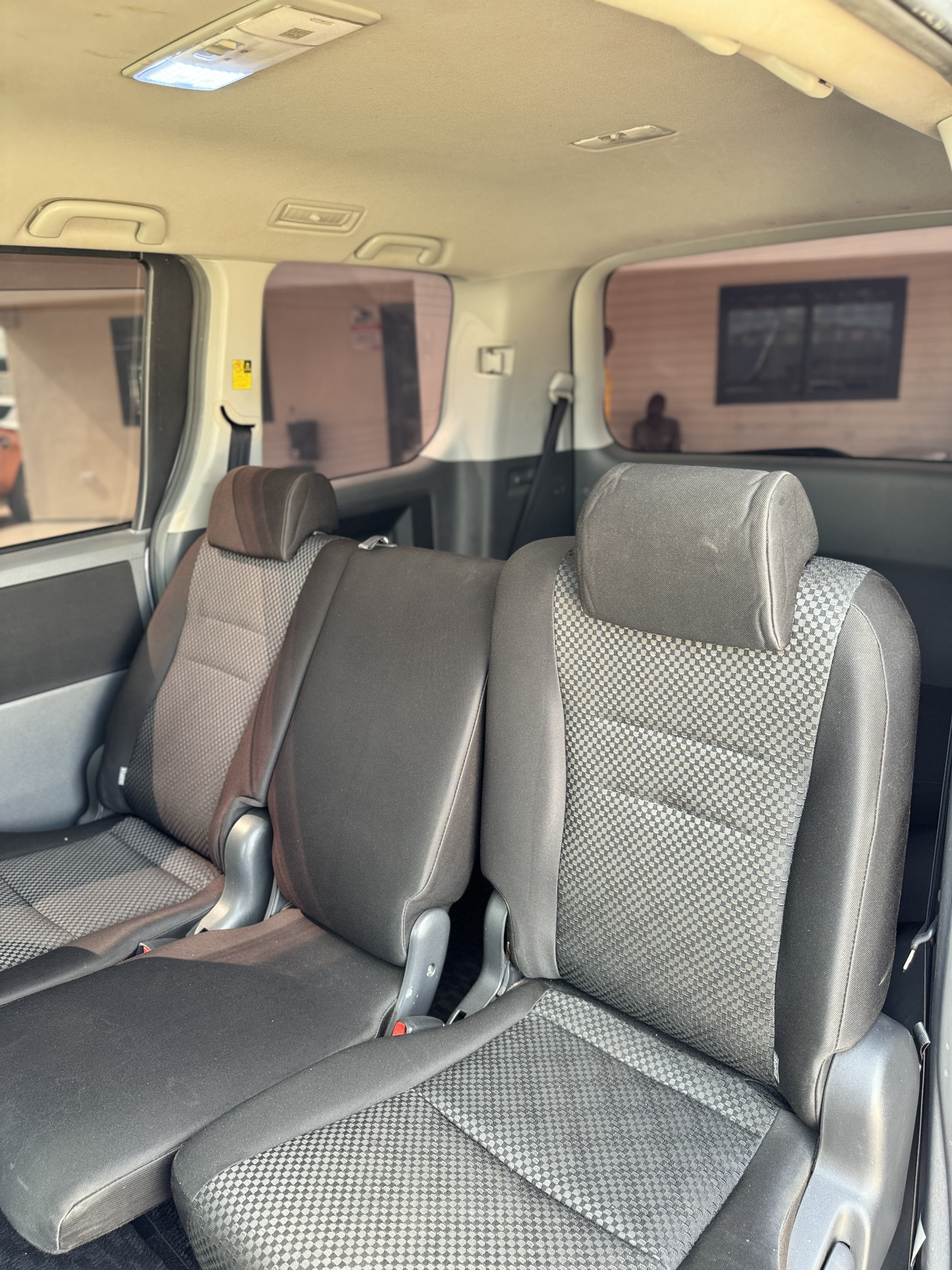 2010 TOYOTA NOAH
