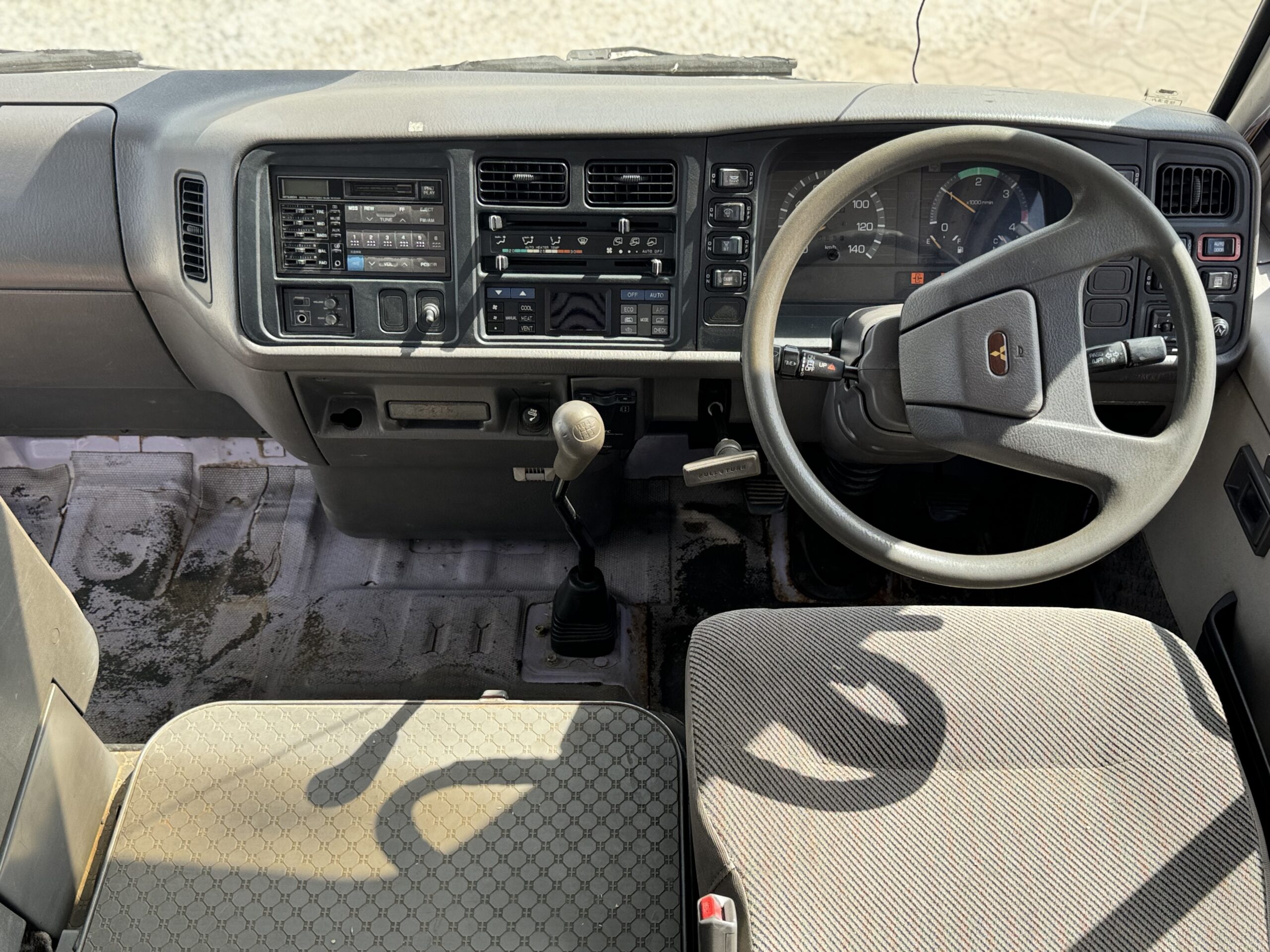 1998 MISTUBISHI ROSA