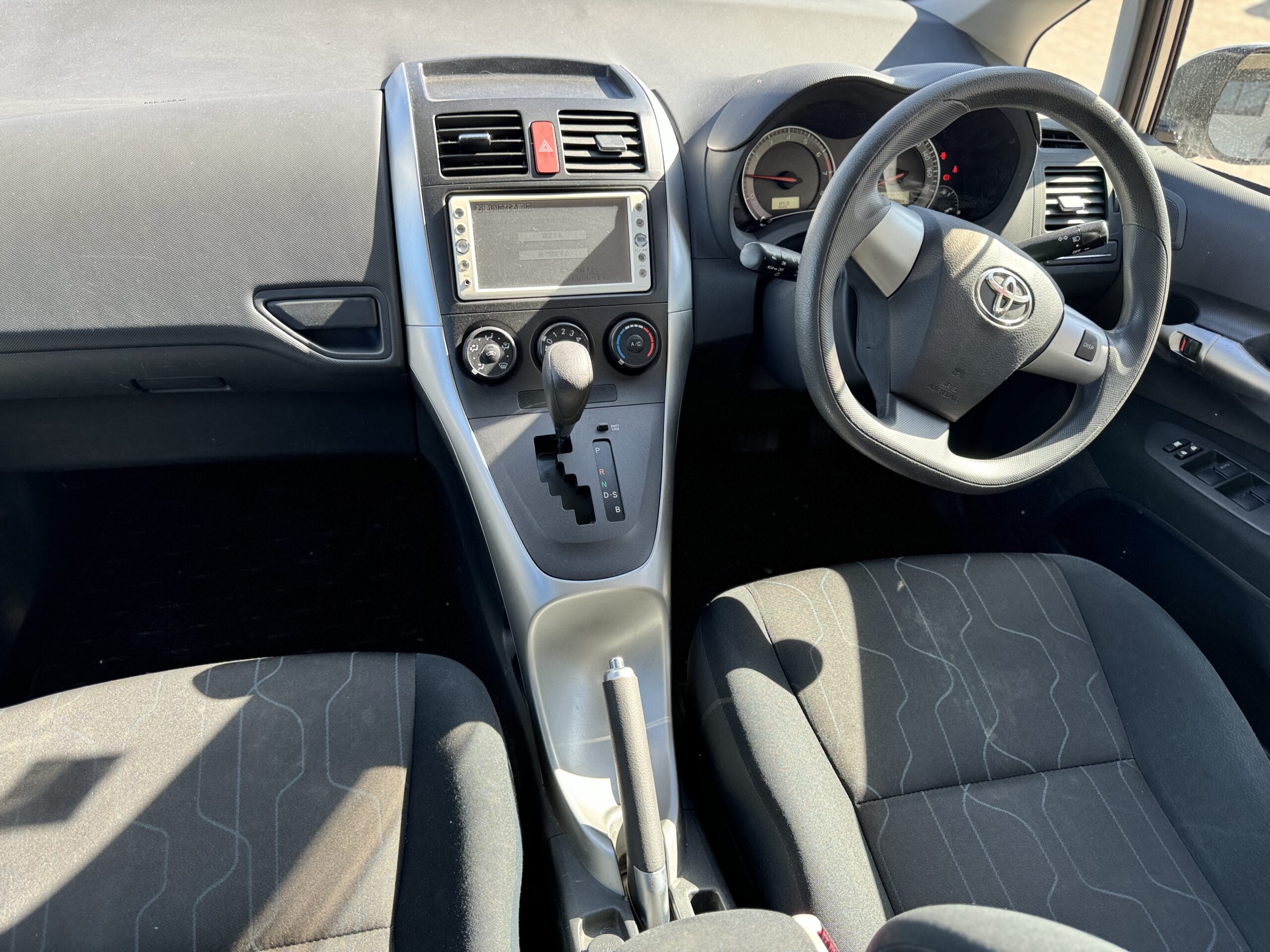 2010 TOYOTA AURIS