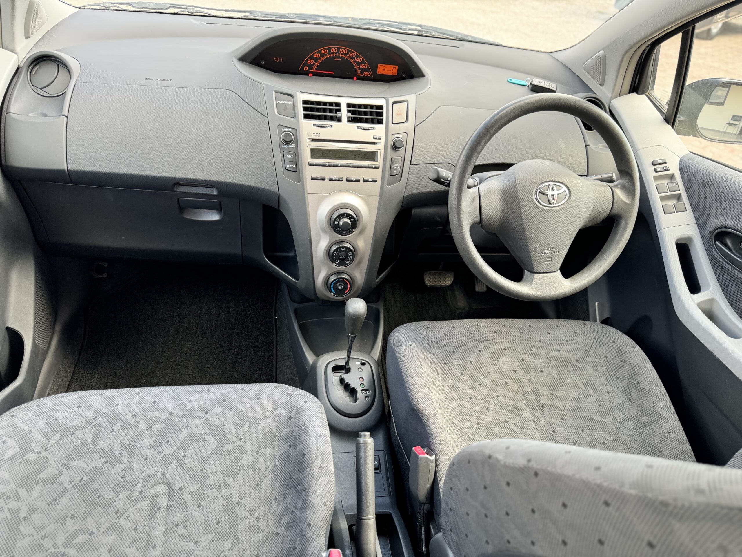 2009 TOYOTA VITZ