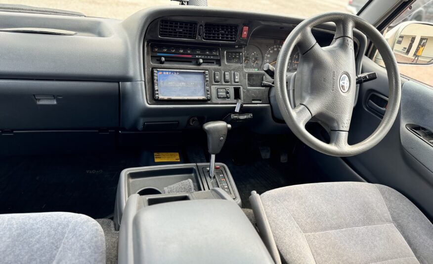 2003 TOYOTA HIACE