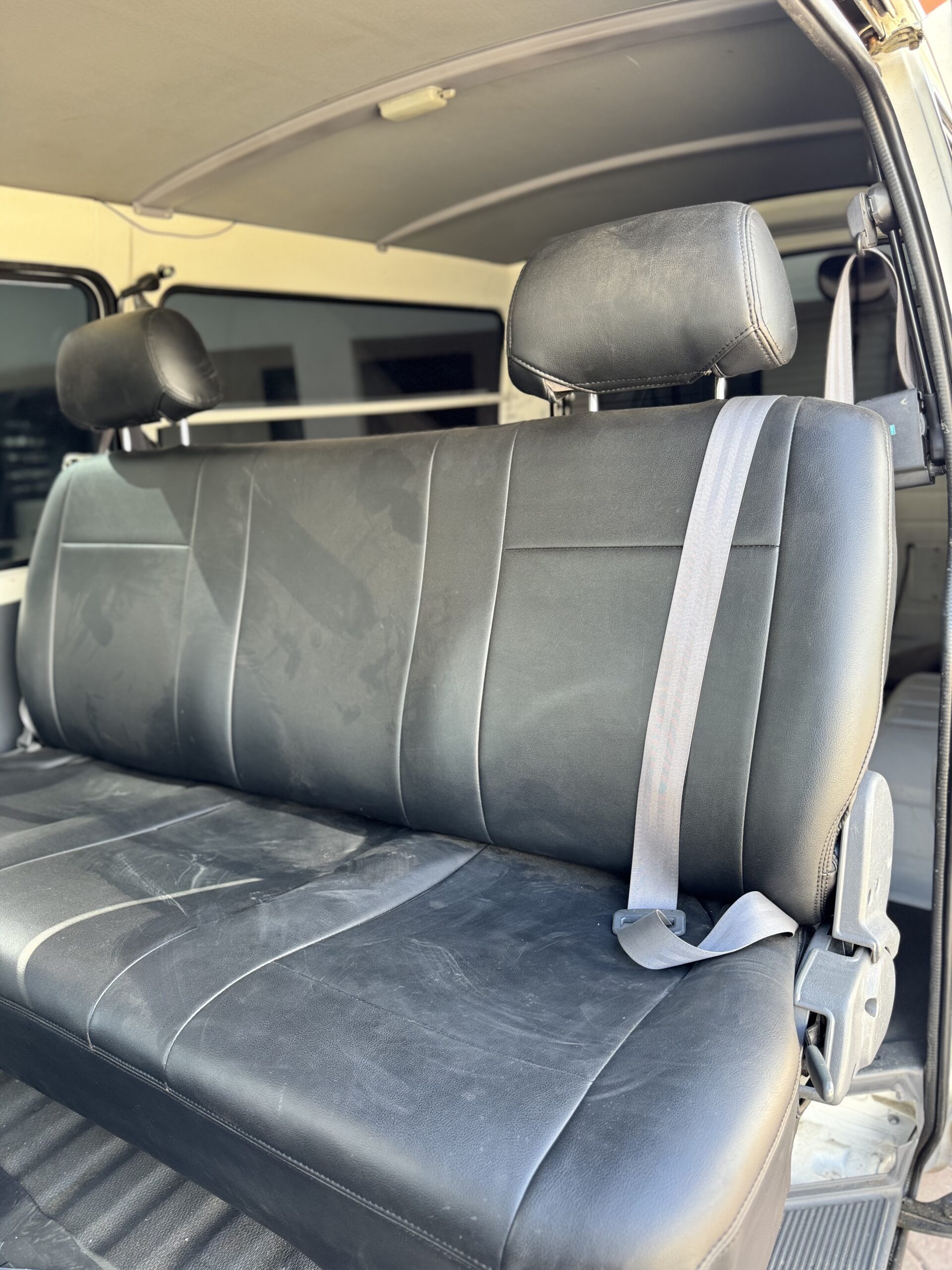 2003 TOYOTA HIACE