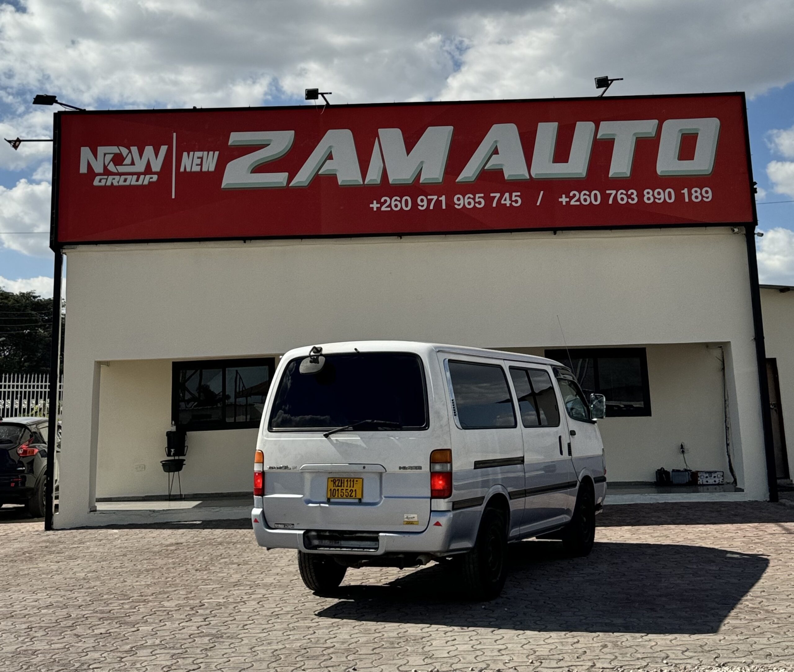 2003 TOYOTA HIACE
