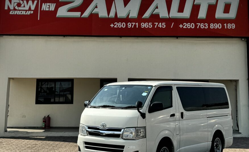 2011 TOYOTA HIACE