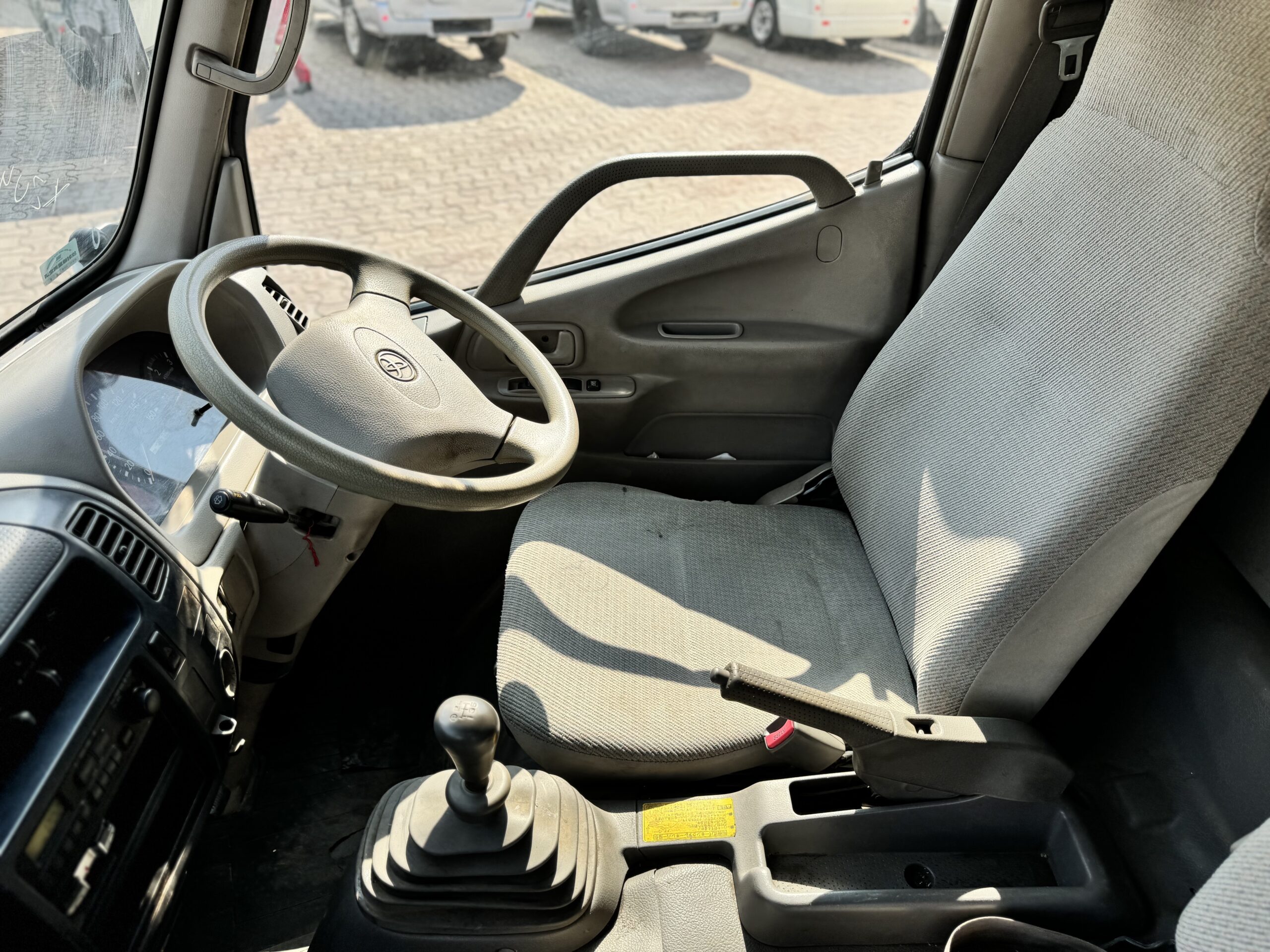 2003 TOYOTA DYNA 3T