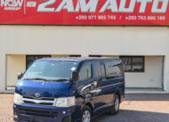 2000 TOYOTA HIACE