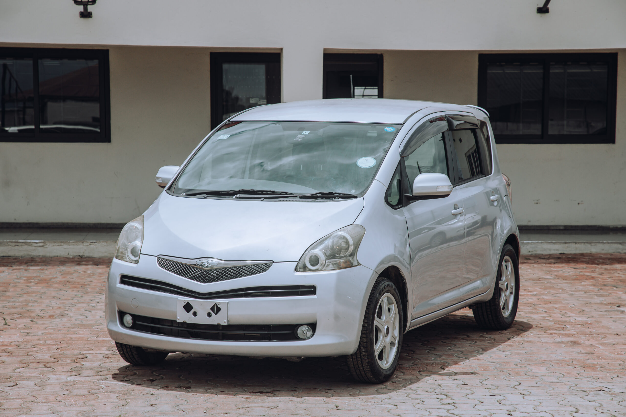 2010 TOYOTA RACTIS
