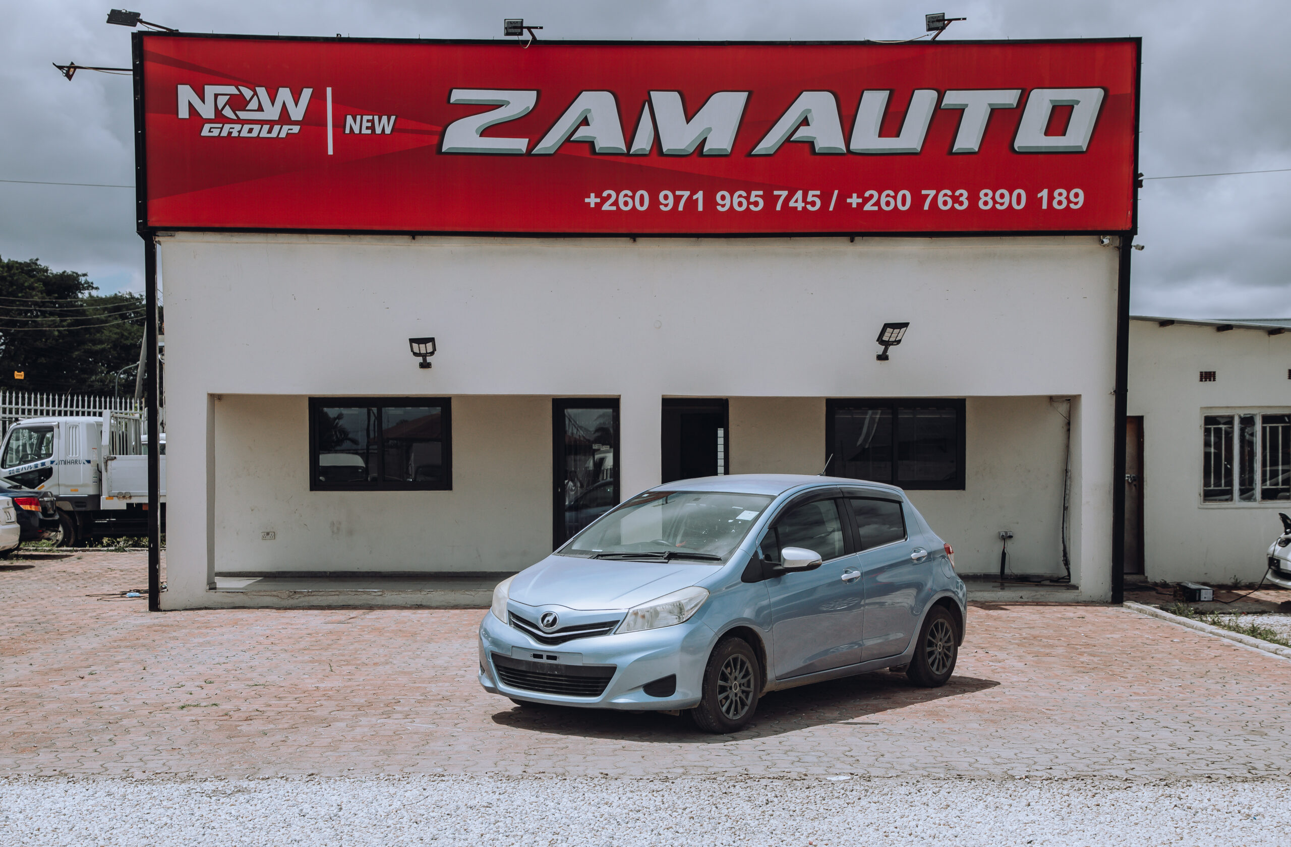 2011 TOYOTA VITZ