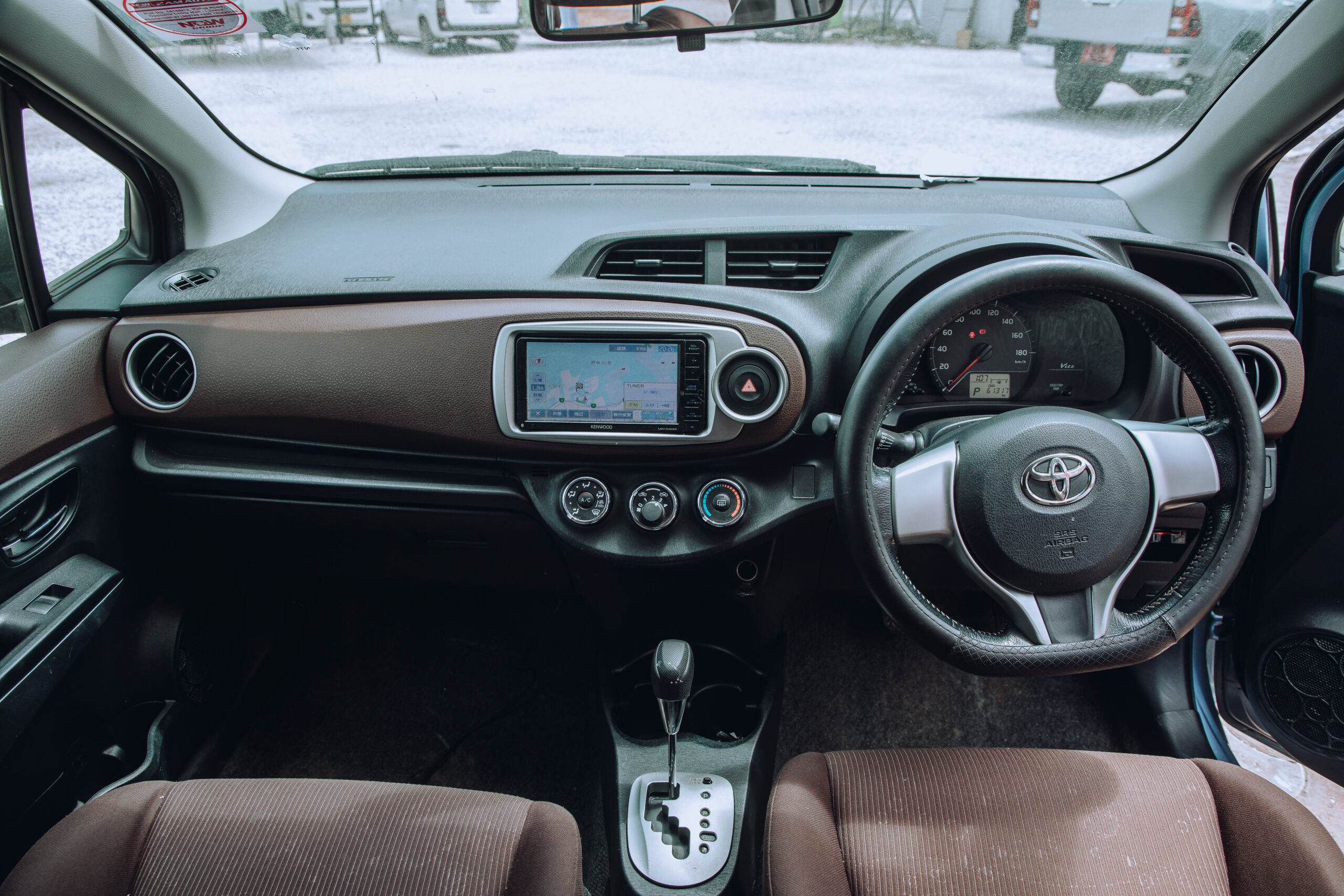 2011 TOYOTA VITZ